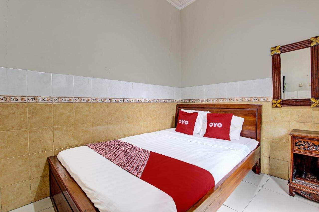 Oyo 91785 Hotel Srikandi Kalasan Tanjungtirto Kültér fotó