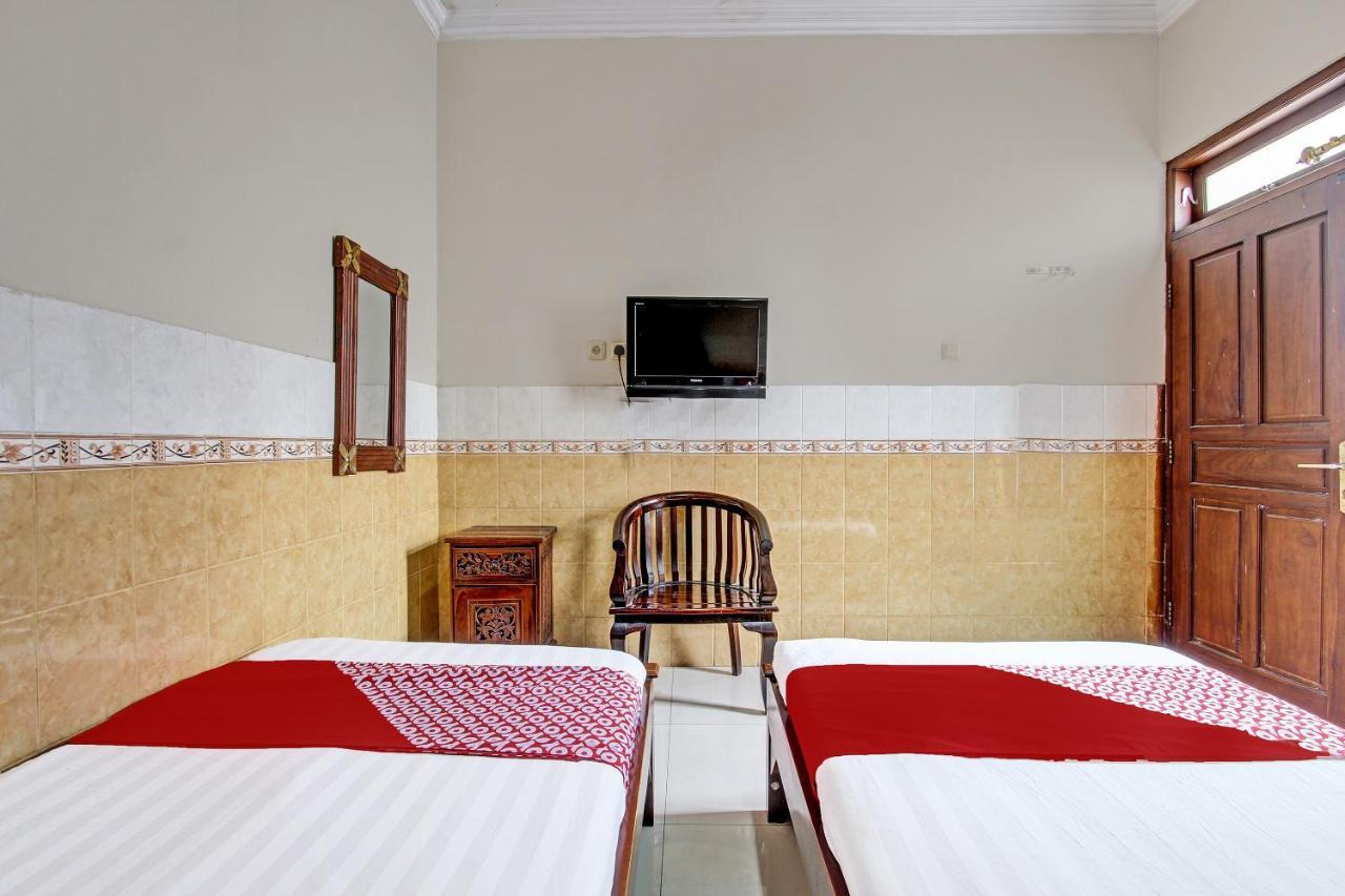 Oyo 91785 Hotel Srikandi Kalasan Tanjungtirto Kültér fotó