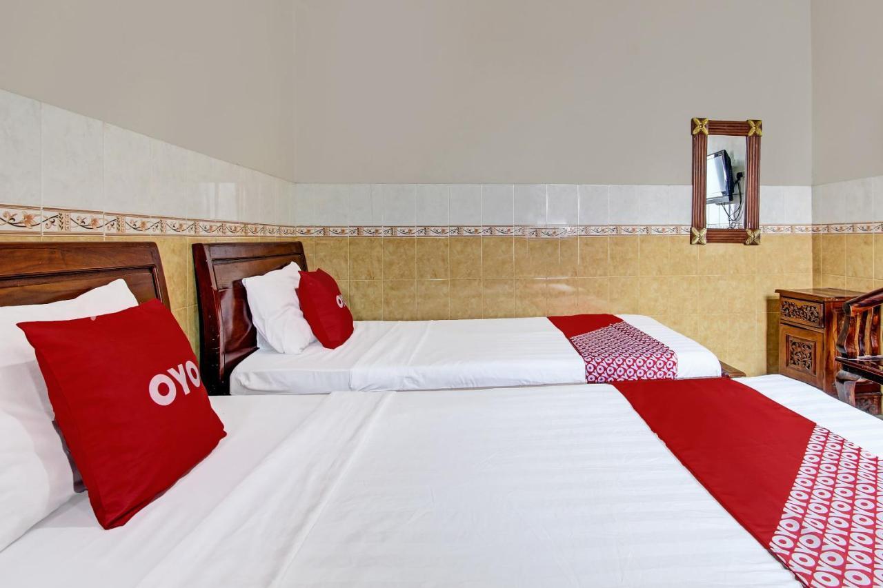 Oyo 91785 Hotel Srikandi Kalasan Tanjungtirto Kültér fotó